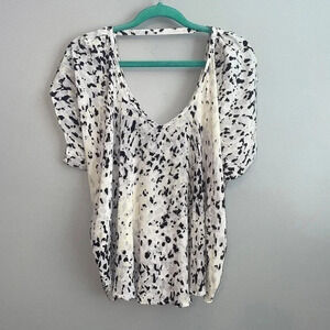 EUC Chelsea Flower 100% Silk Double V Neck Flowy Blouse Size XS